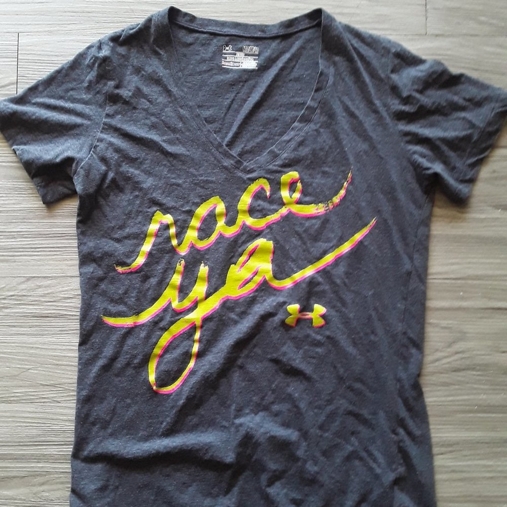 Women's Under Armour V-Neck Fitted RACE YA T-Shirt Size M